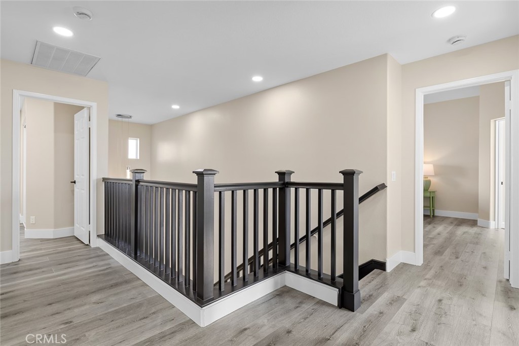 Lorie - Residential