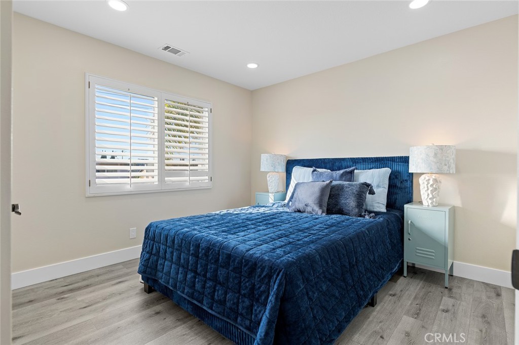 Lorie - Residential