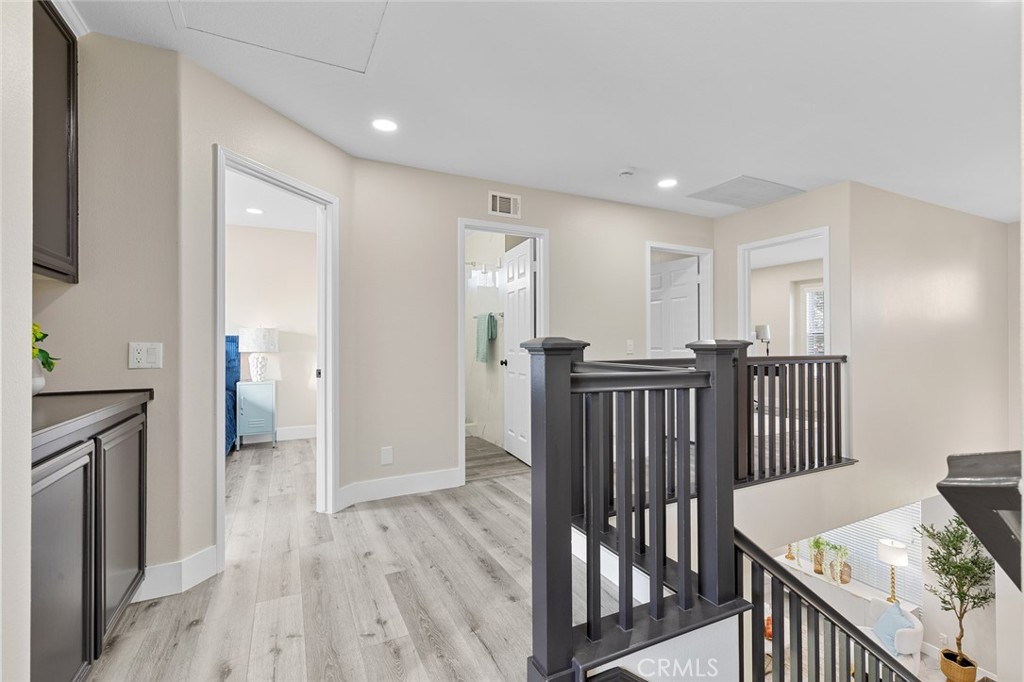 Lorie - Residential