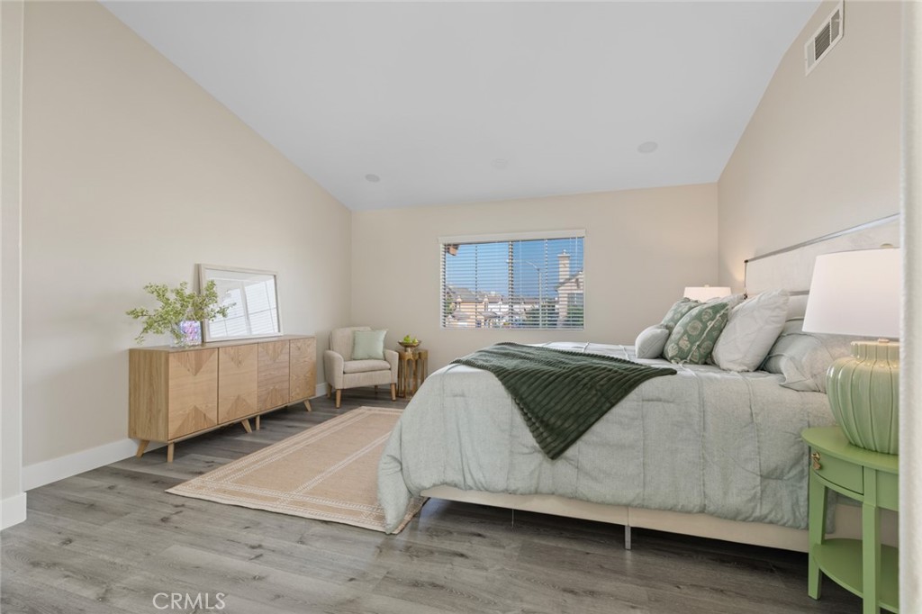 Lorie - Residential