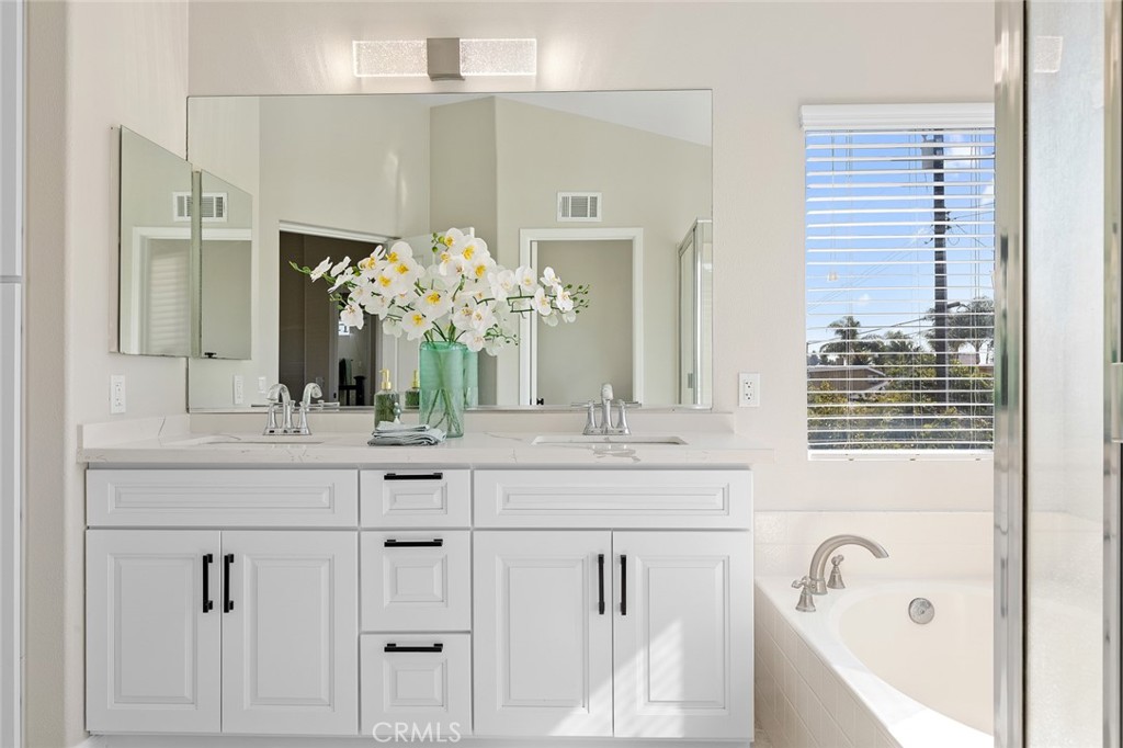 Lorie - Residential