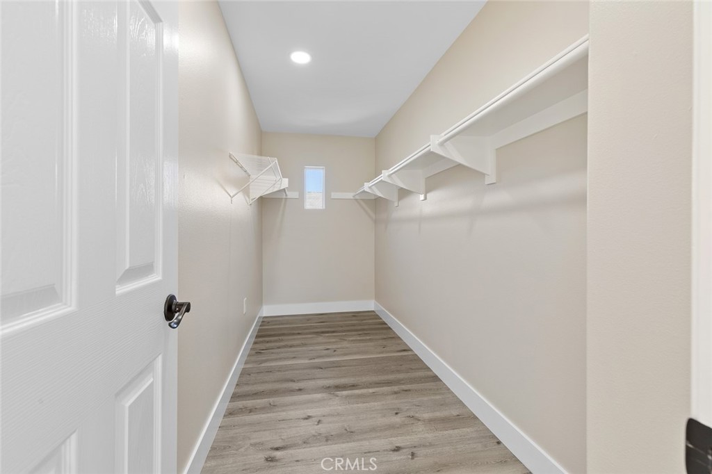 Lorie - Residential
