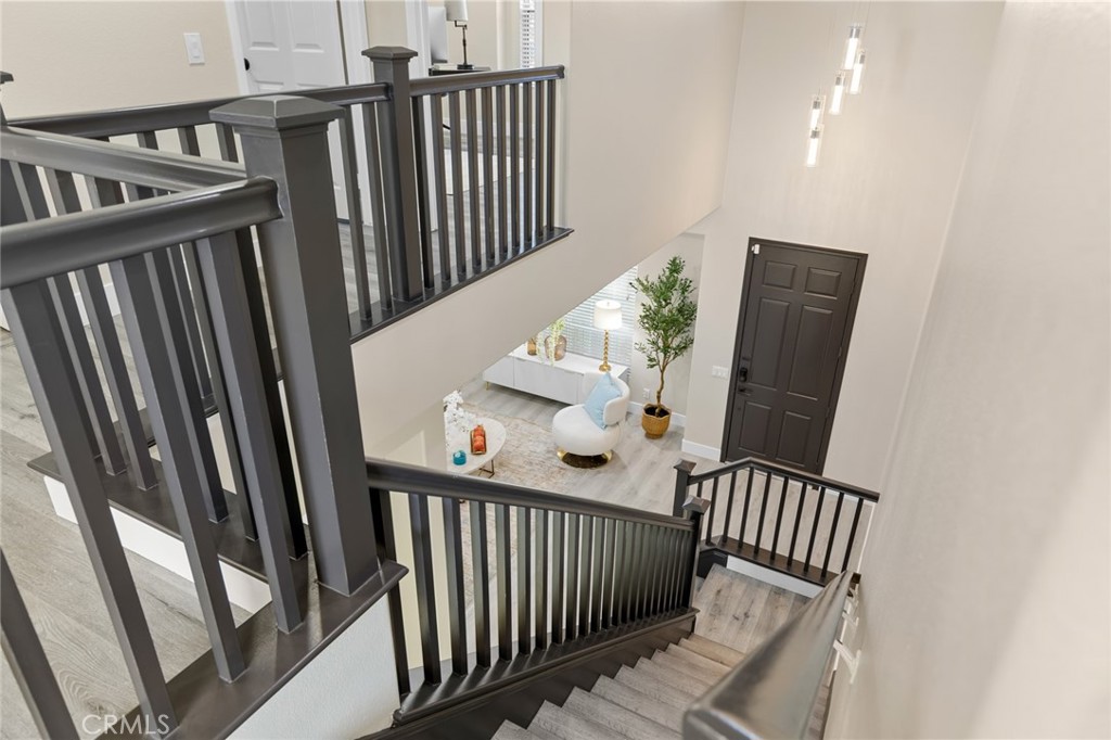 Lorie - Residential