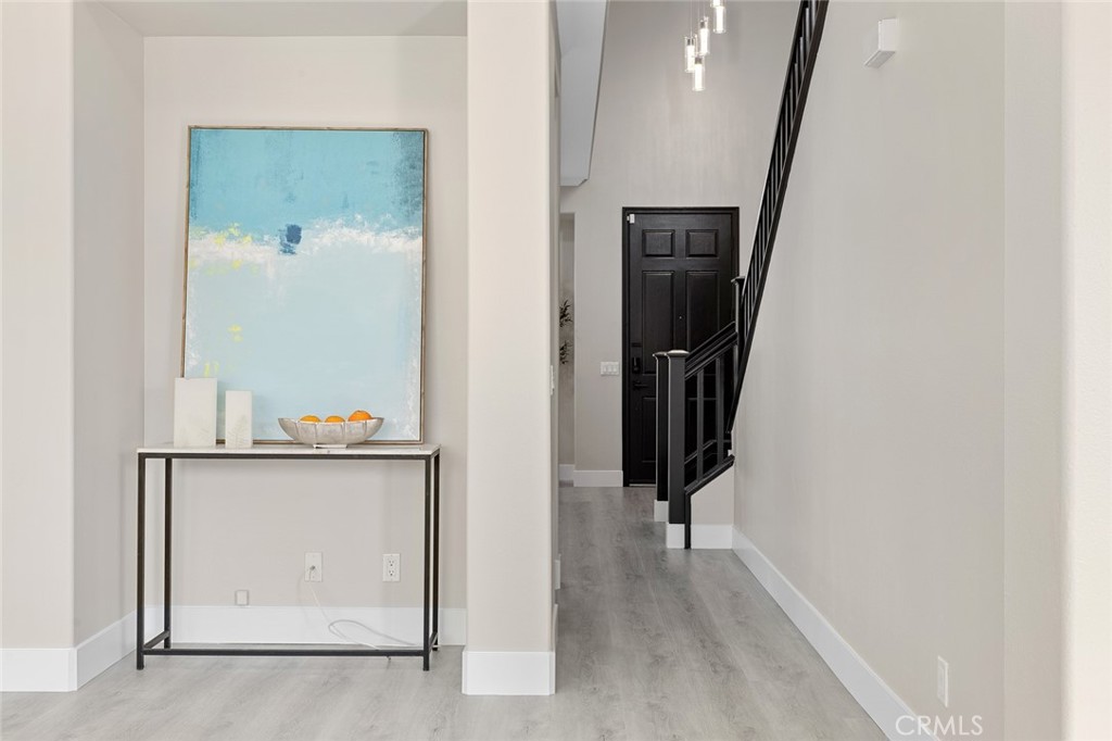 Lorie - Residential