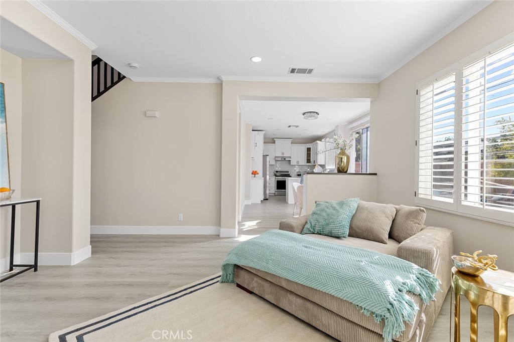 Lorie - Residential