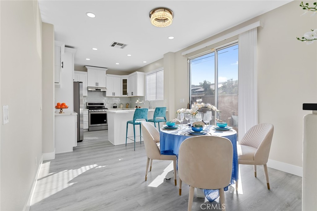 Lorie - Residential