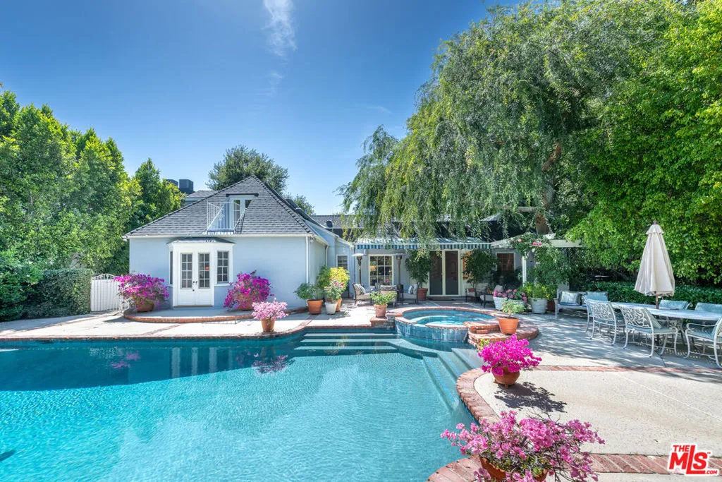 Encino, California 91436, United States, 4 Bedrooms Bedrooms, ,4 BathroomsBathrooms,Residential,Active,189005