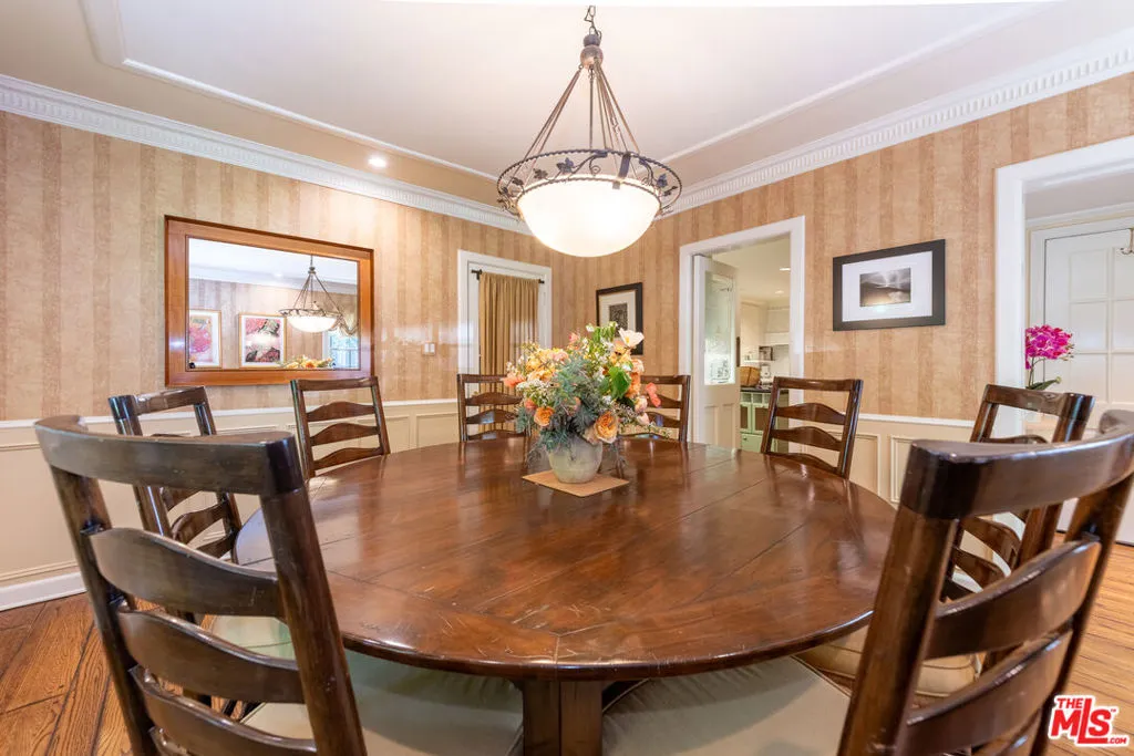 Encino, California 91436, United States, 4 Bedrooms Bedrooms, ,4 BathroomsBathrooms,Residential,Active,189005