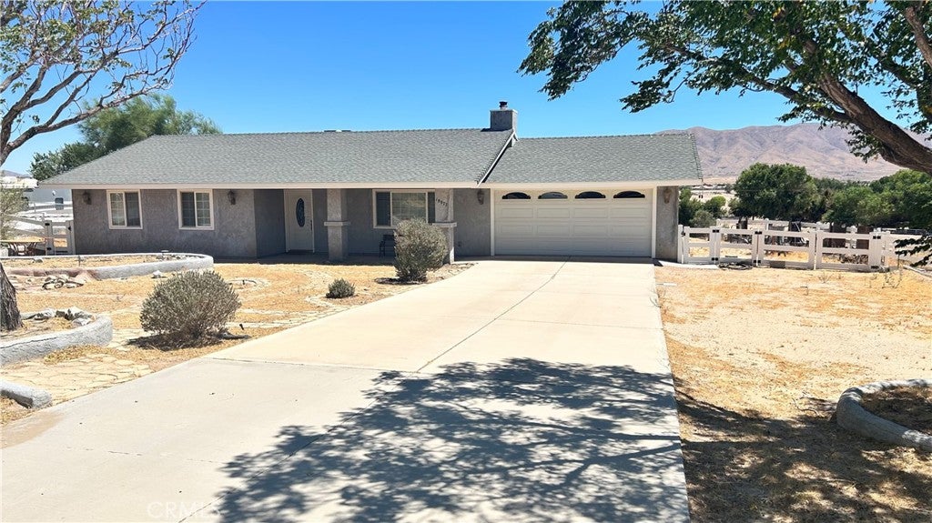 Photo of 18977 Covina ST, Hesperia, CA 92345 (MLS # CV26162987)