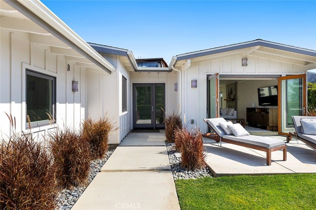 Photo of 30872 Marilyn Drive, Laguna Beach, CA 92651 (MLS # LG26135991)