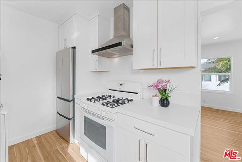 Photo of 2948 Exposition Boulevard #7, Santa Monica, CA 90404 (MLS # 25631065)