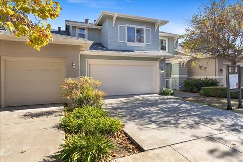 Photo of 133 Cliff Swallow Court, Brisbane, CA 94005 (MLS # ML82025233) Photo of 133 Cliff Swallow Court, Brisbane, CA 94005 (MLS # ML82025233)