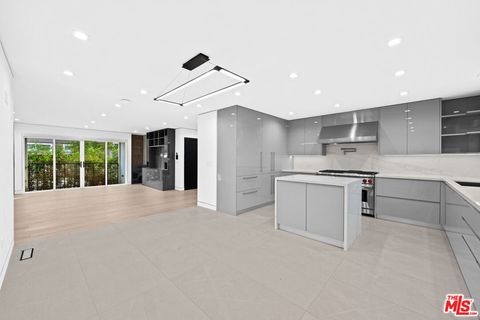 Photo of 1211 S Sherbourne Drive #2, Los Angeles, CA 90035 (MLS # 26834009)