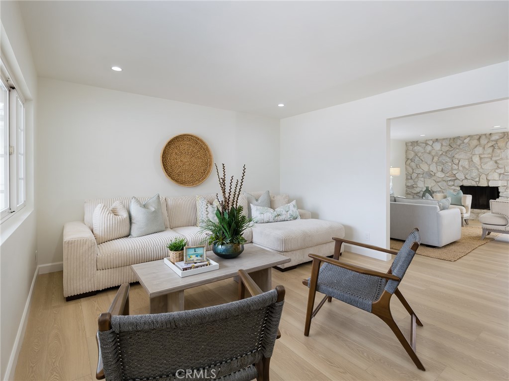 5244 W 137th Place