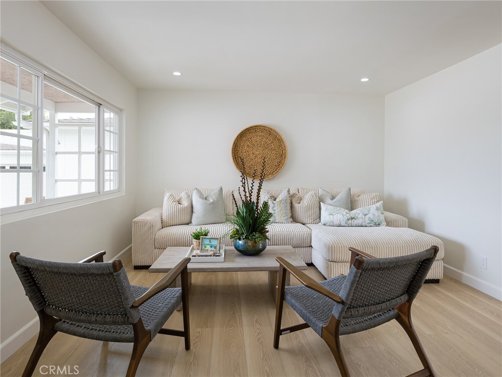 5244 W 137th Place