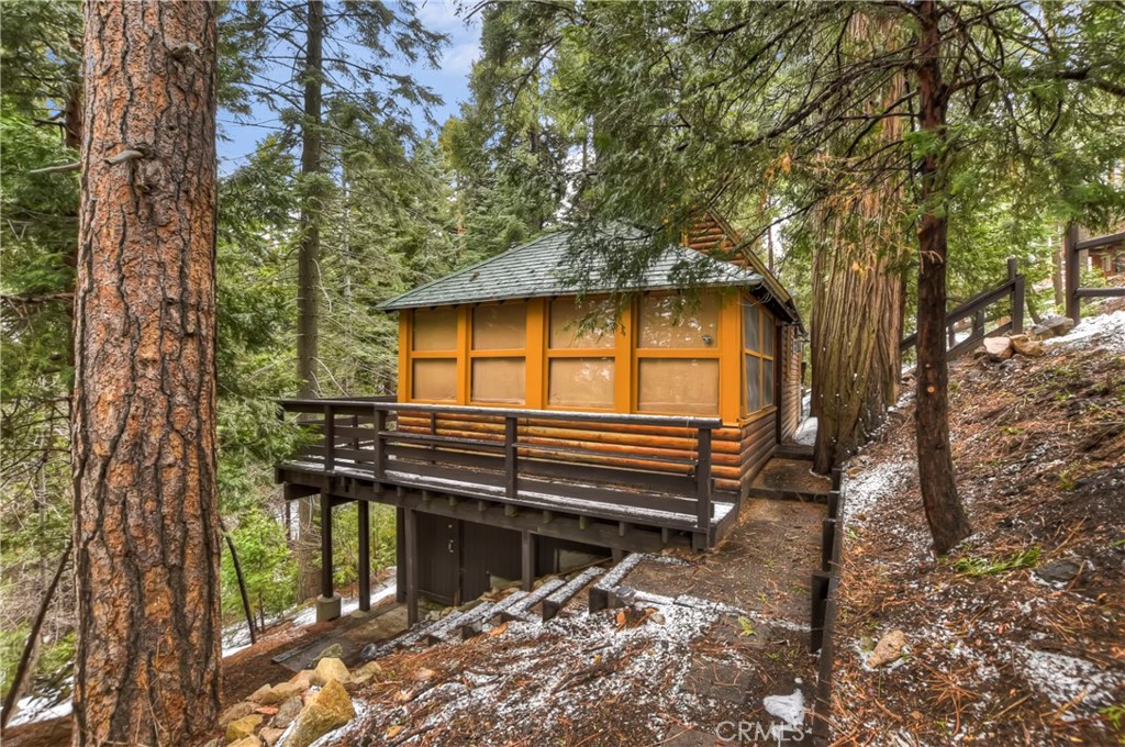 529 West Victoria Court