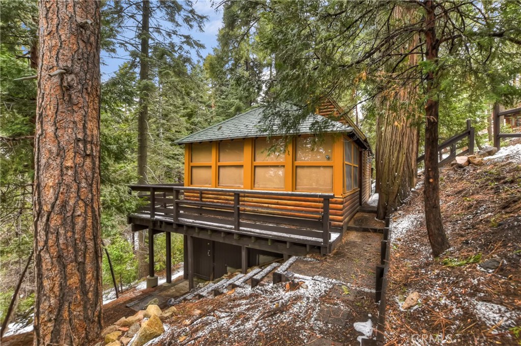 529 West Victoria Court