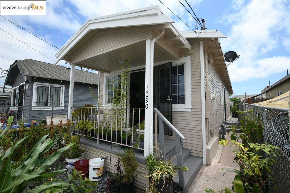 Perfect home to live in or add to your investment portfolio! Buy it separately or with another home about 2 minutes away at 1440 76th Ave. (similar size to this home). Long driveway, sizeable lot. Just 4 min drive to the Coliseum BART, mins to the airport, shopping, the famous Oakland Zoo and Gorgeous parks. This home will go fast. Contact agent for private showing info. https://sites.listvt.com/144076thave109070thave