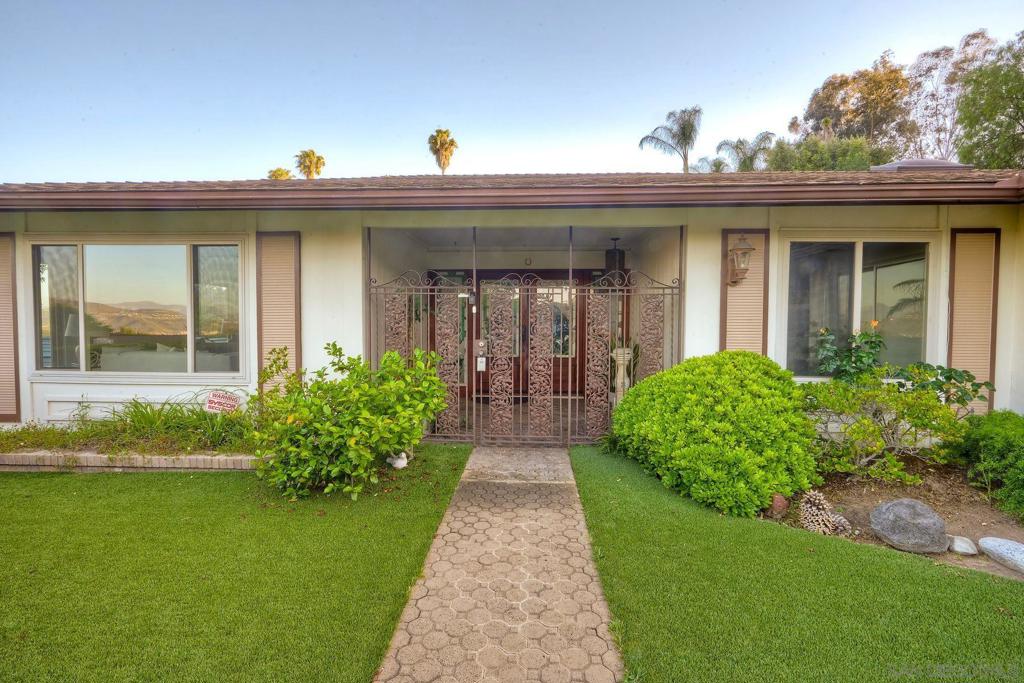 1605 Swallow Dr