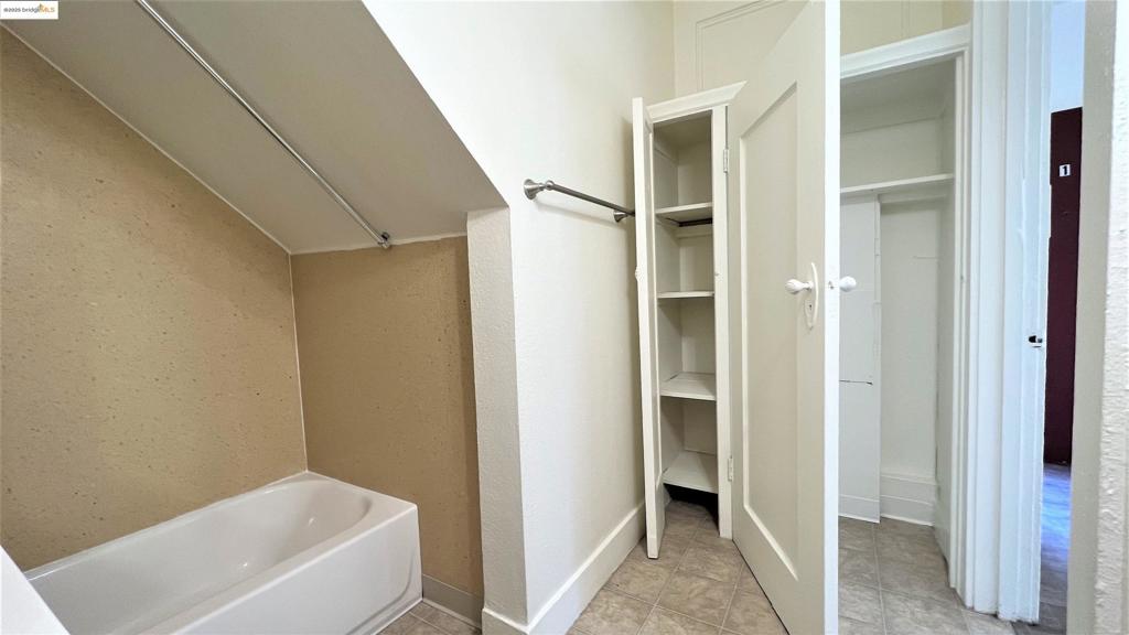 PILL HILL - Residential Lease