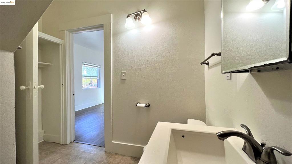 PILL HILL - Residential Lease