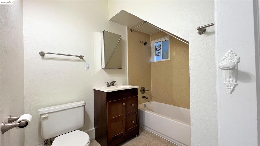 PILL HILL - Residential Lease