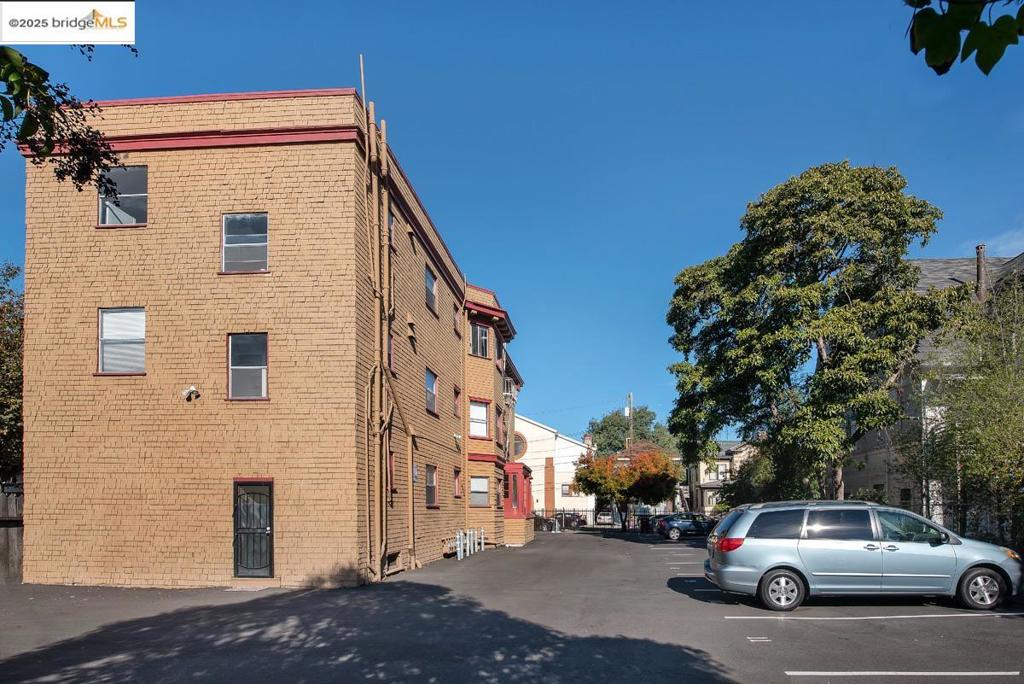 PILL HILL - Residential Lease