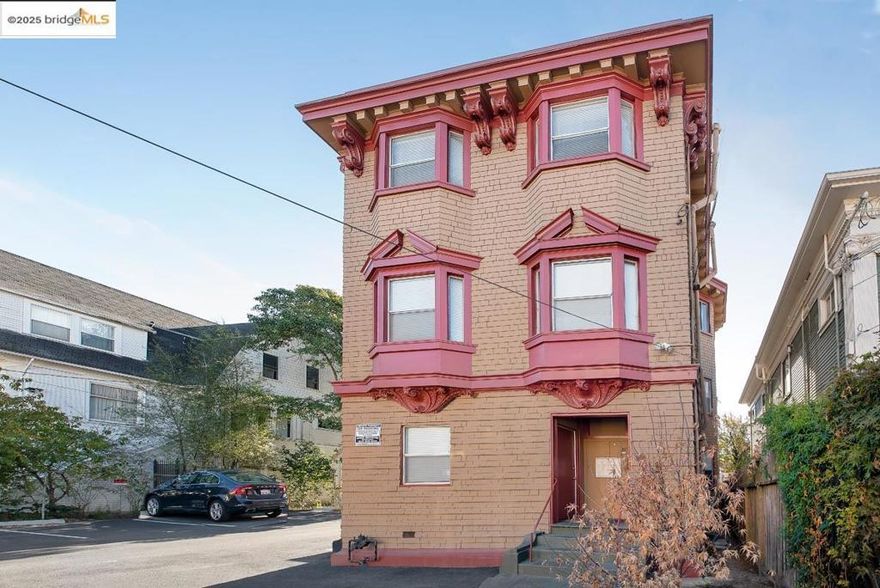 539 33rd Street, #1 Oakland STUDIO, ~400 SF, 1 secure parking space, No Laundry, Hoover Foster/ Pill Hill District.  Come home to this quintessential Oakland 3 Stack apartment. This studio apartment is located near downtown Oakland in between Hoover Foster and Pill Hill Districts. Situated on a very quiet street. 539 33rd Street is an 8- residential unit apartment complex. The entire building gets great northeastern sun exposure.   Ample cabinetry in the kitchen, a gas stove and plenty of countertop space. The open studio space has a large window and closet with storage above.  Oakland’s arts & entertainment district is very close and features The Fox and Paramount Theaters and a bevy of Oakland’s most popular restaurants, bars & cafes.   Here are a few more features of this lovely home:   • Bright and airy open space combination living room/dining room/ bedroom • Functional kitchen  & lots of cabinets  • Engineered hardwood flooring in main living space  • Cable ready  • Secured parking lot with a gated entrance and remote access • One off-street parking space included per unit • Blocks from Downtown Oakland  • Easy access to highways 24/580/880/80  Prospective tenants must have a 680 FICO score and make 2.5x the monthly rental amount.