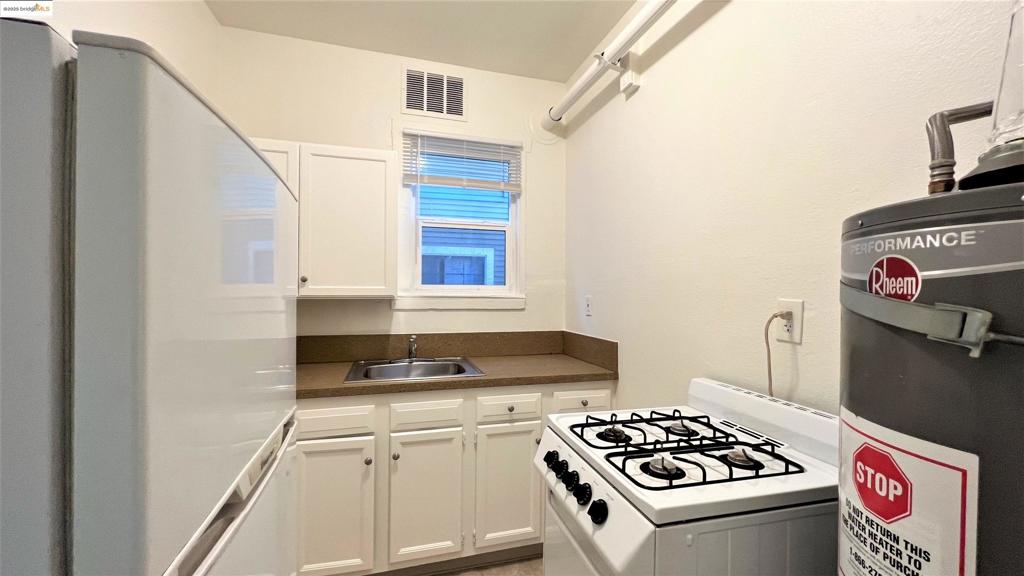 PILL HILL - Residential Lease
