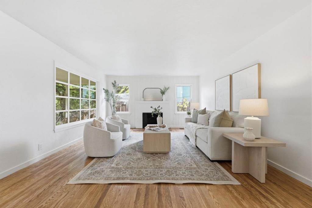 884 Cordilleras Avenue