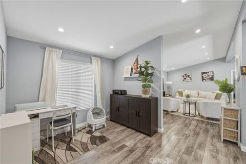 Tiny photo for 32015 Quartz Ln, Castaic, CA 91384 (MLS # DW26050140)