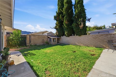 Tiny photo for 32015 Quartz Ln, Castaic, CA 91384 (MLS # DW26050140)