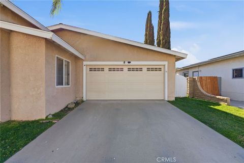 Tiny photo for 32015 Quartz Ln, Castaic, CA 91384 (MLS # DW26050140)