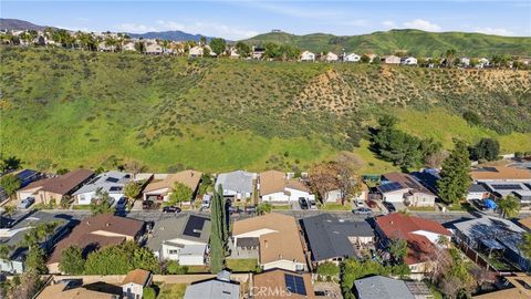Tiny photo for 32015 Quartz Ln, Castaic, CA 91384 (MLS # DW26050140)