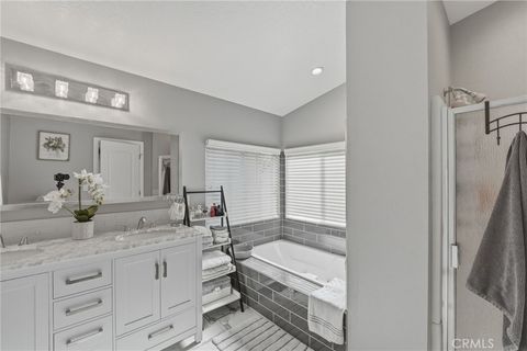 Tiny photo for 32015 Quartz Ln, Castaic, CA 91384 (MLS # DW26050140)