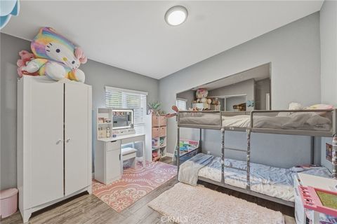 Tiny photo for 32015 Quartz Ln, Castaic, CA 91384 (MLS # DW26050140)