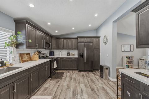 Tiny photo for 32015 Quartz Ln, Castaic, CA 91384 (MLS # DW26050140)