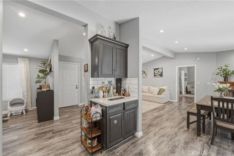 Tiny photo for 32015 Quartz Ln, Castaic, CA 91384 (MLS # DW26050140)