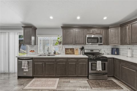 Tiny photo for 32015 Quartz Ln, Castaic, CA 91384 (MLS # DW26050140)