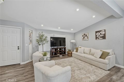 Tiny photo for 32015 Quartz Ln, Castaic, CA 91384 (MLS # DW26050140)