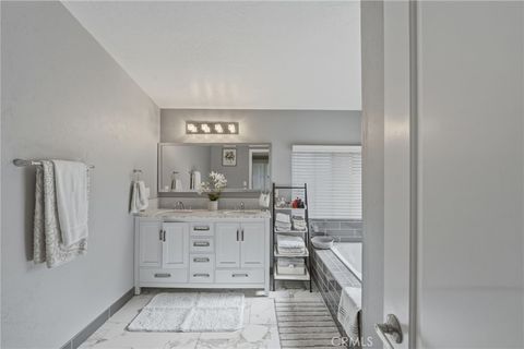 Tiny photo for 32015 Quartz Ln, Castaic, CA 91384 (MLS # DW26050140)