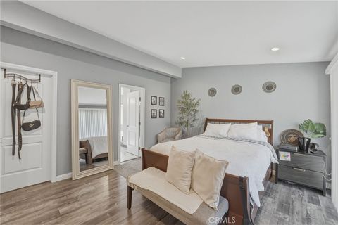 Tiny photo for 32015 Quartz Ln, Castaic, CA 91384 (MLS # DW26050140)