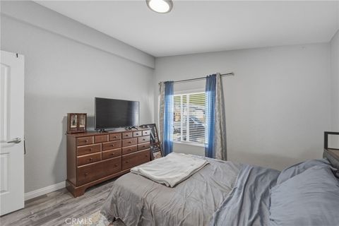 Tiny photo for 32015 Quartz Ln, Castaic, CA 91384 (MLS # DW26050140)