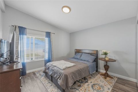 Tiny photo for 32015 Quartz Ln, Castaic, CA 91384 (MLS # DW26050140)