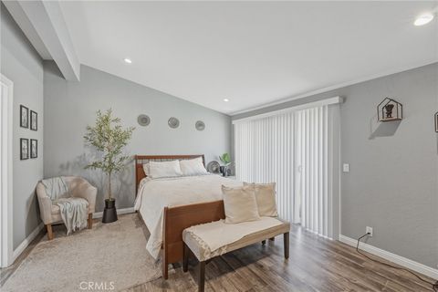 Tiny photo for 32015 Quartz Ln, Castaic, CA 91384 (MLS # DW26050140)