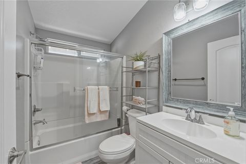 Tiny photo for 32015 Quartz Ln, Castaic, CA 91384 (MLS # DW26050140)