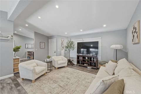 Tiny photo for 32015 Quartz Ln, Castaic, CA 91384 (MLS # DW26050140)