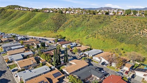 Tiny photo for 32015 Quartz Ln, Castaic, CA 91384 (MLS # DW26050140)