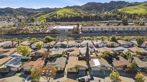 Tiny photo for 32015 Quartz Ln, Castaic, CA 91384 (MLS # DW26050140)