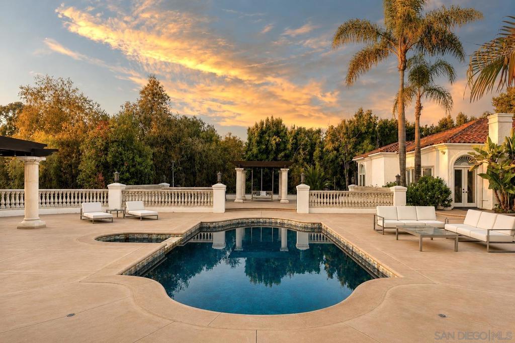 6998 Rancho La Cima Dr